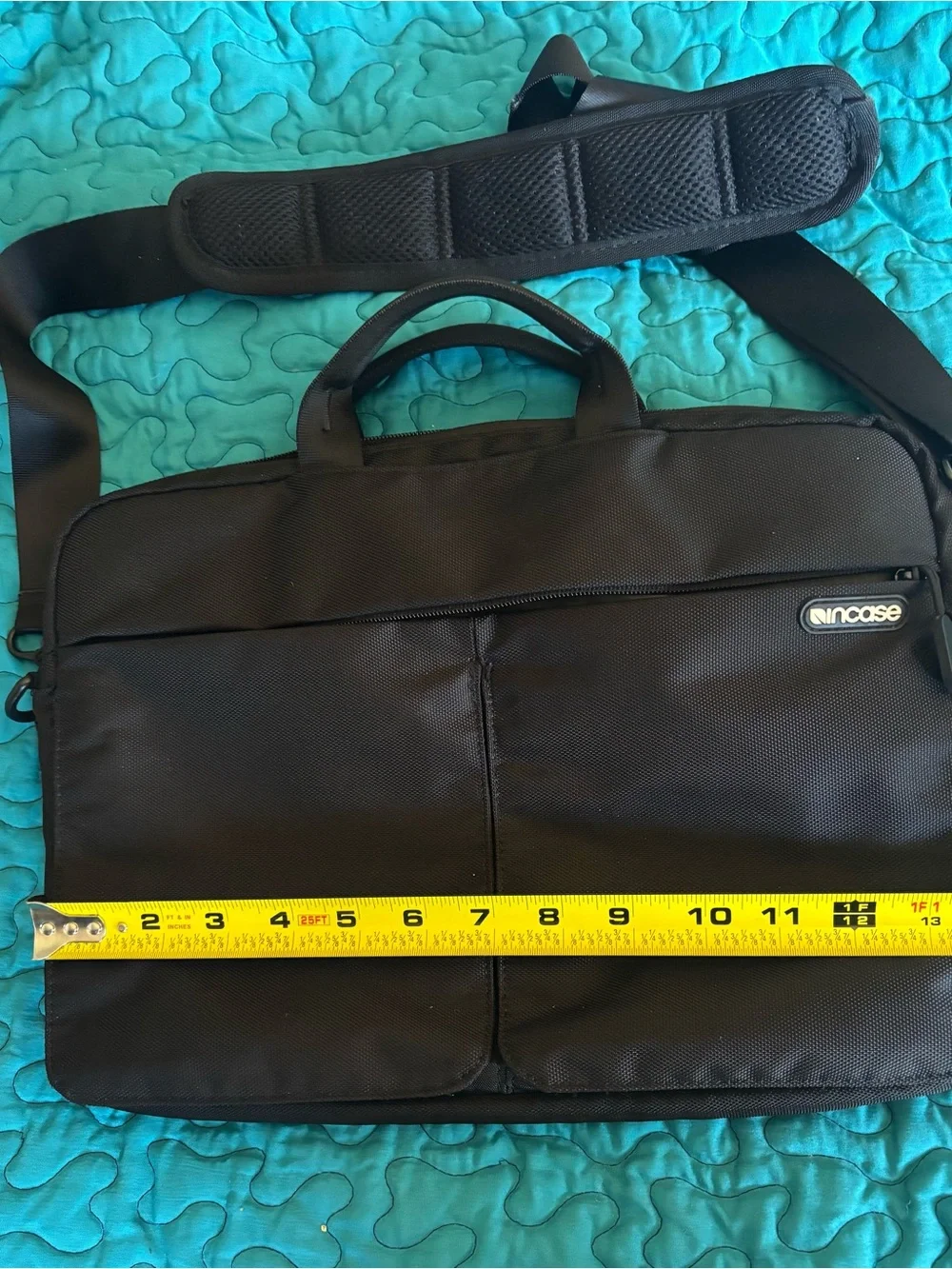 Incase Black Men's Laptop Messenger Bag - Durable Carry Case 10X14